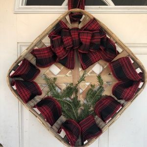 Small tobacco basket